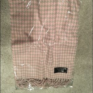 Scarf, light pink and grey, never worn in package